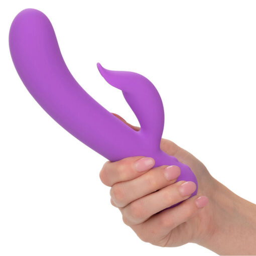 CALEXOTICS – FIRST TIME VIBRADOR COMPLACIENTE RECARGABLE MORADO - intimamenities.com