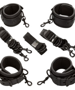 CALEXOTICS – NOCTURNAL RESTRICCIONES DE CAMA CUERO AJUSTABLE NEGRO - intimamenities.com
