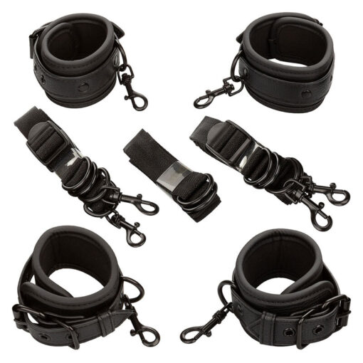 CALEXOTICS – NOCTURNAL RESTRICCIONES DE CAMA CUERO AJUSTABLE NEGRO - intimamenities.com
