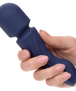 CALEXOTICS – CHARISMA ALLURE MASAJEADOR DOBLE MOTOR 12 FUNCIONES 17,25 CM X 4,5 CM MORADO - intimamenities.com